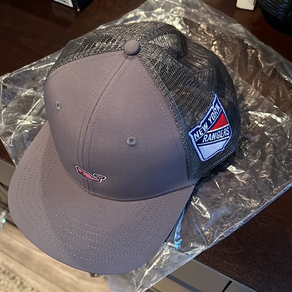 Vineyard Vines NY RANGERS gray trucker hat limited ed.